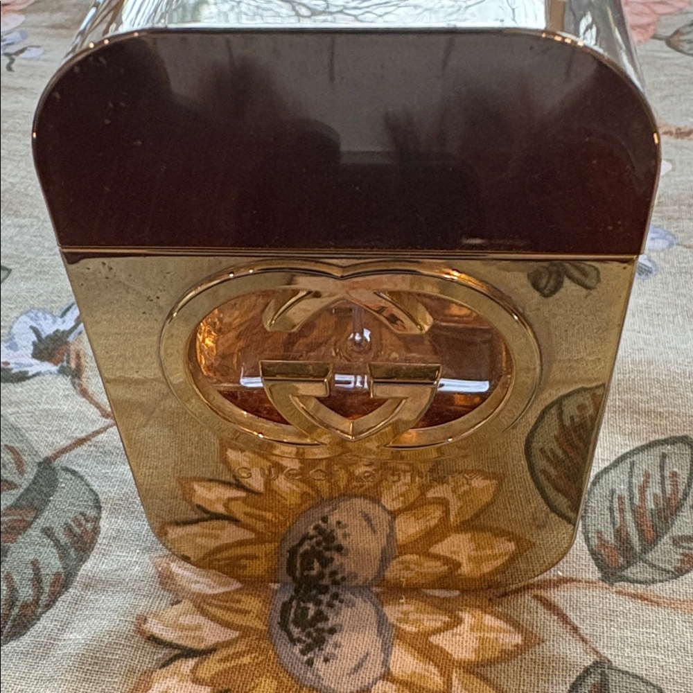 Gucci Metallic Gold Perfume with Interlocking GG - Picture 3 of 5